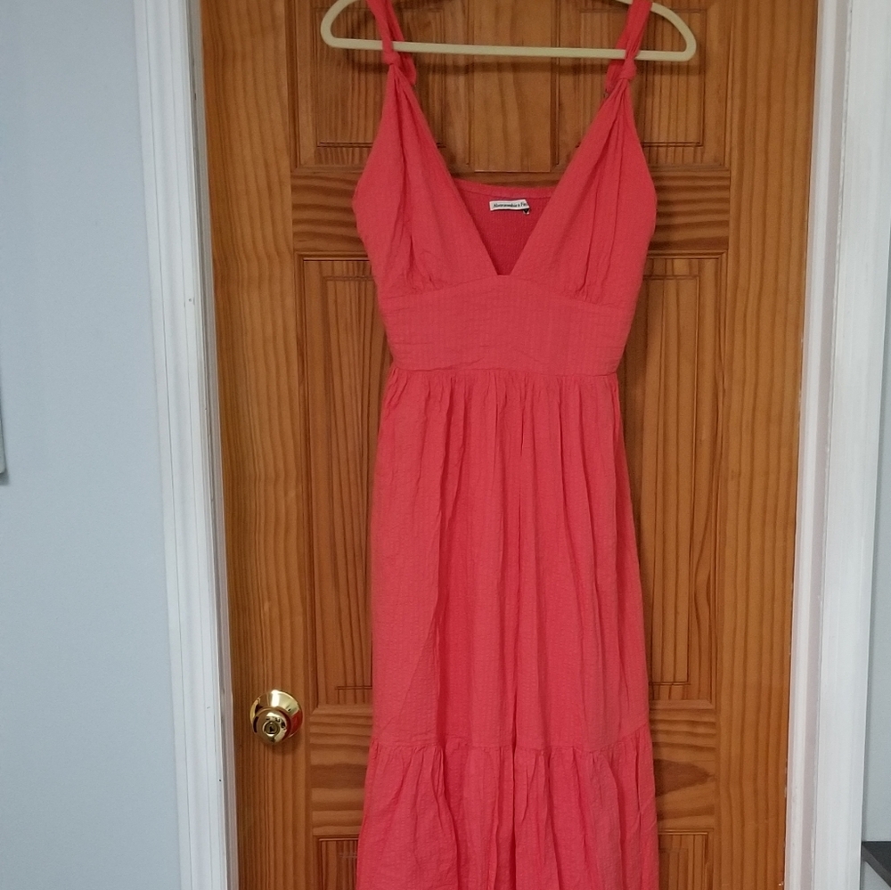 Knotted strap maxi dress